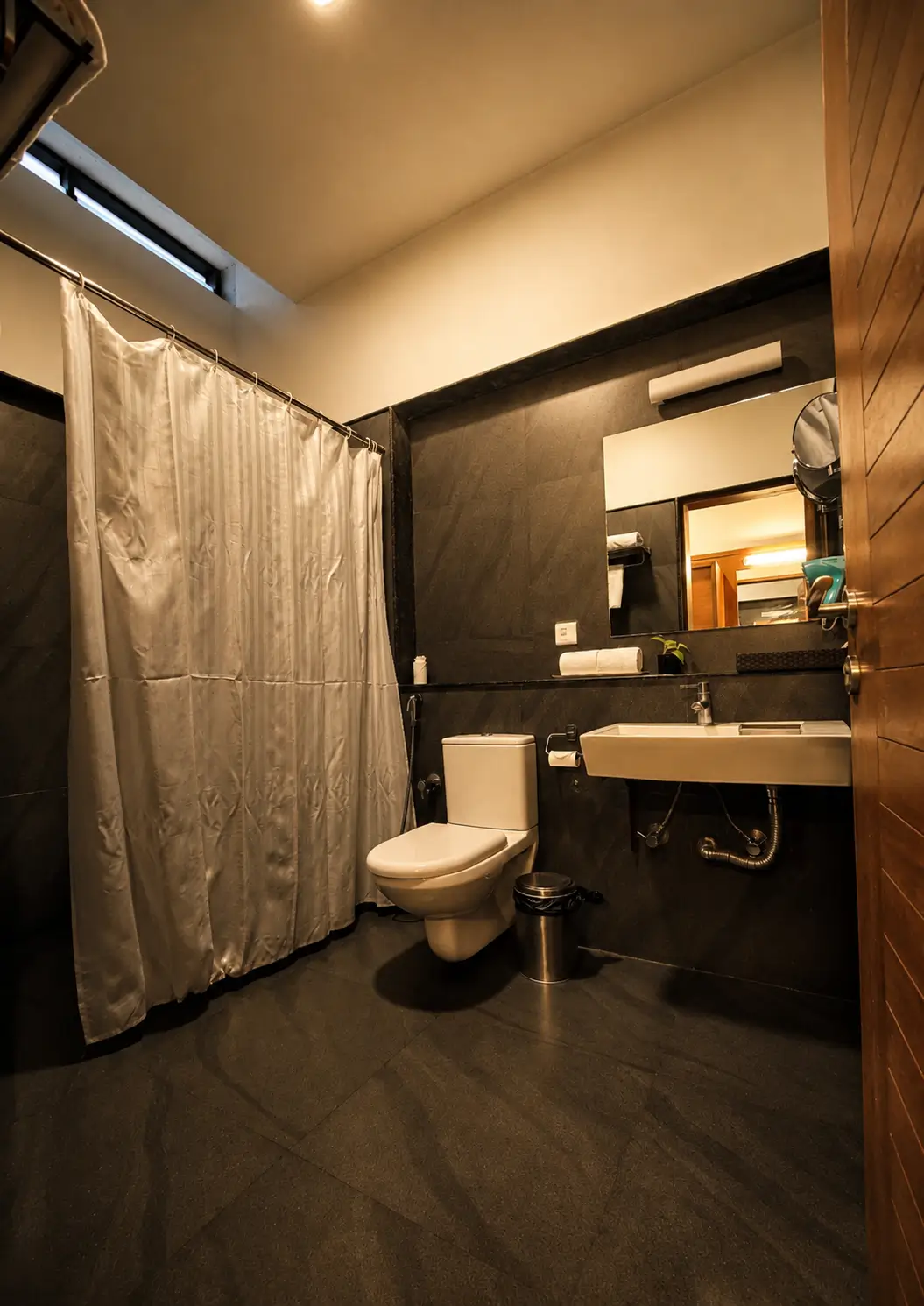 Standard room image 3