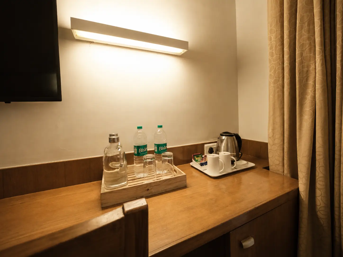 Deluxe Room (Pool View + Garden View) room image 3