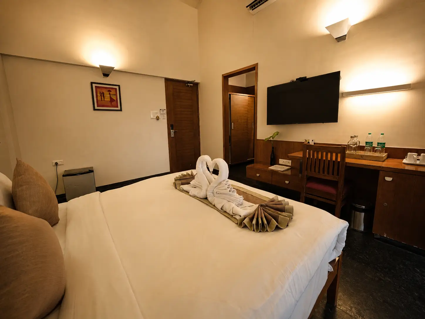 Deluxe Room (Pool View + Garden View) room image 2