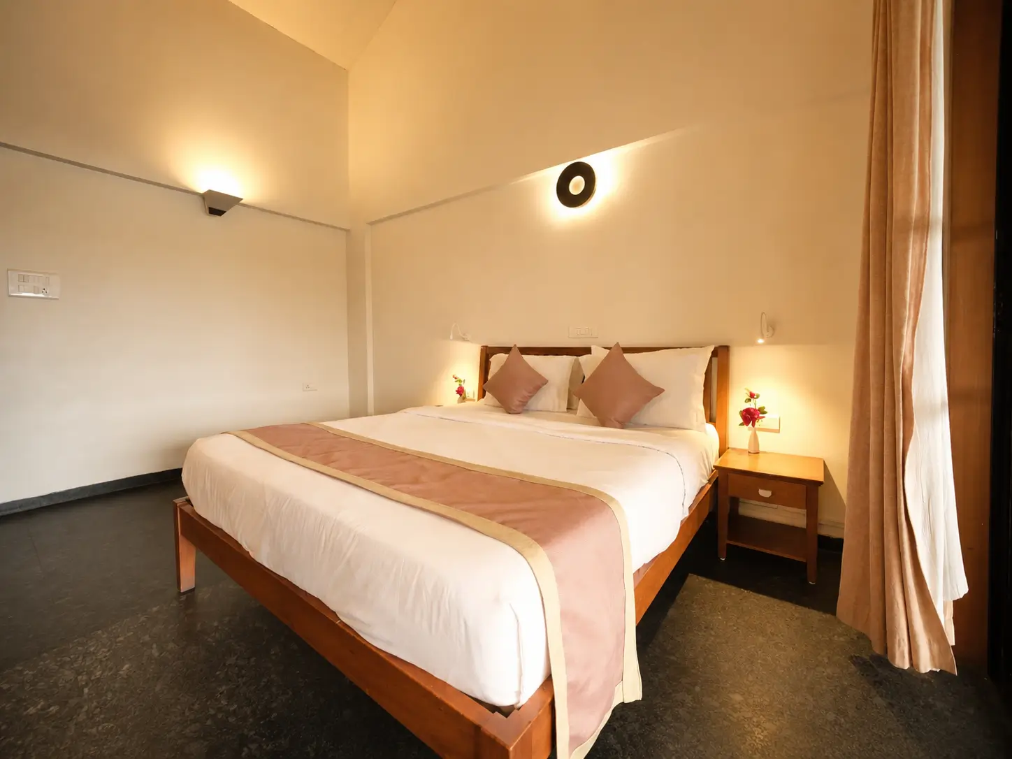 Luxury Suite room image 2